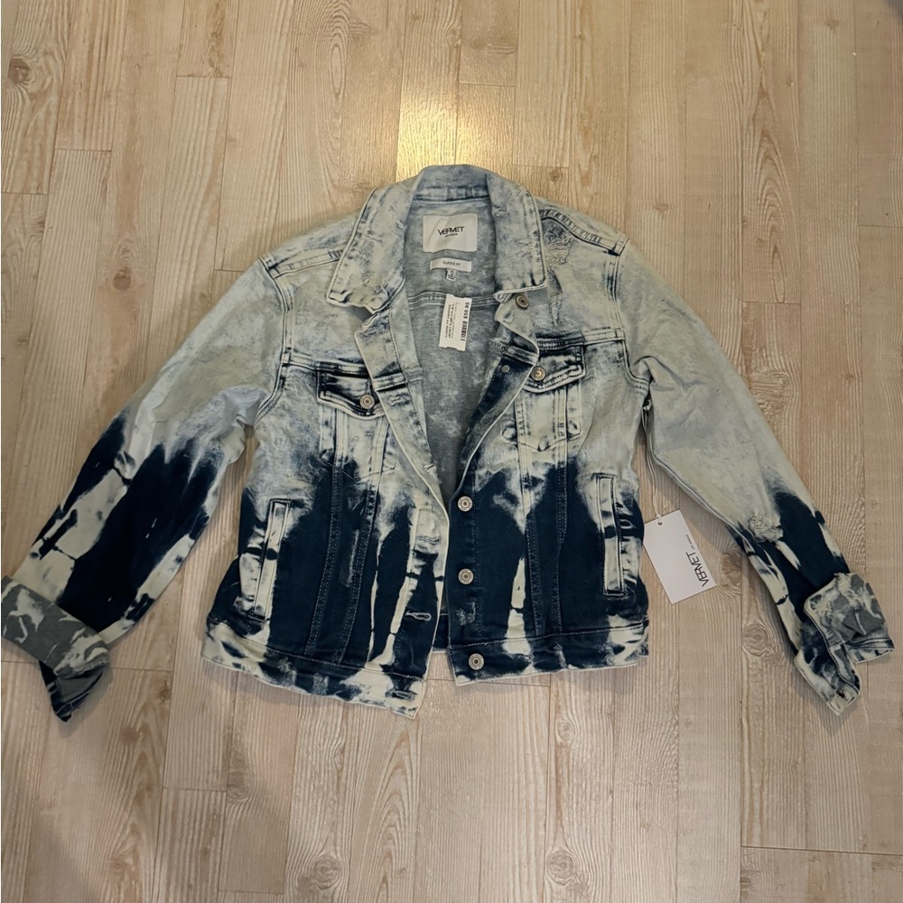 NWT Vervet Distressed Jean Jacket Size Small